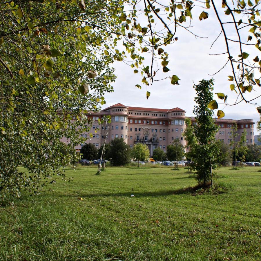 Hotel Seminario Aeropuerto Bilbao Derio Exteriör bild