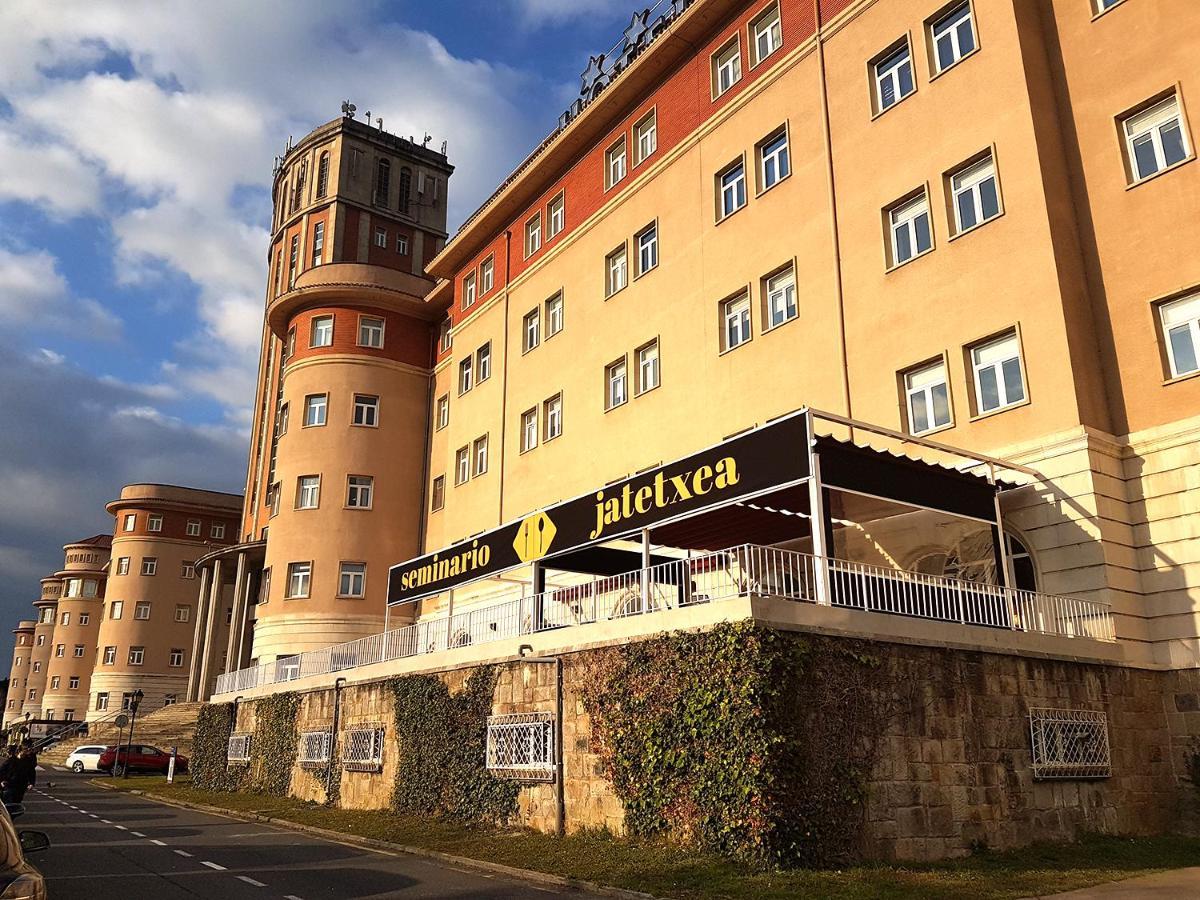 Hotel Seminario Aeropuerto Bilbao Derio Exteriör bild