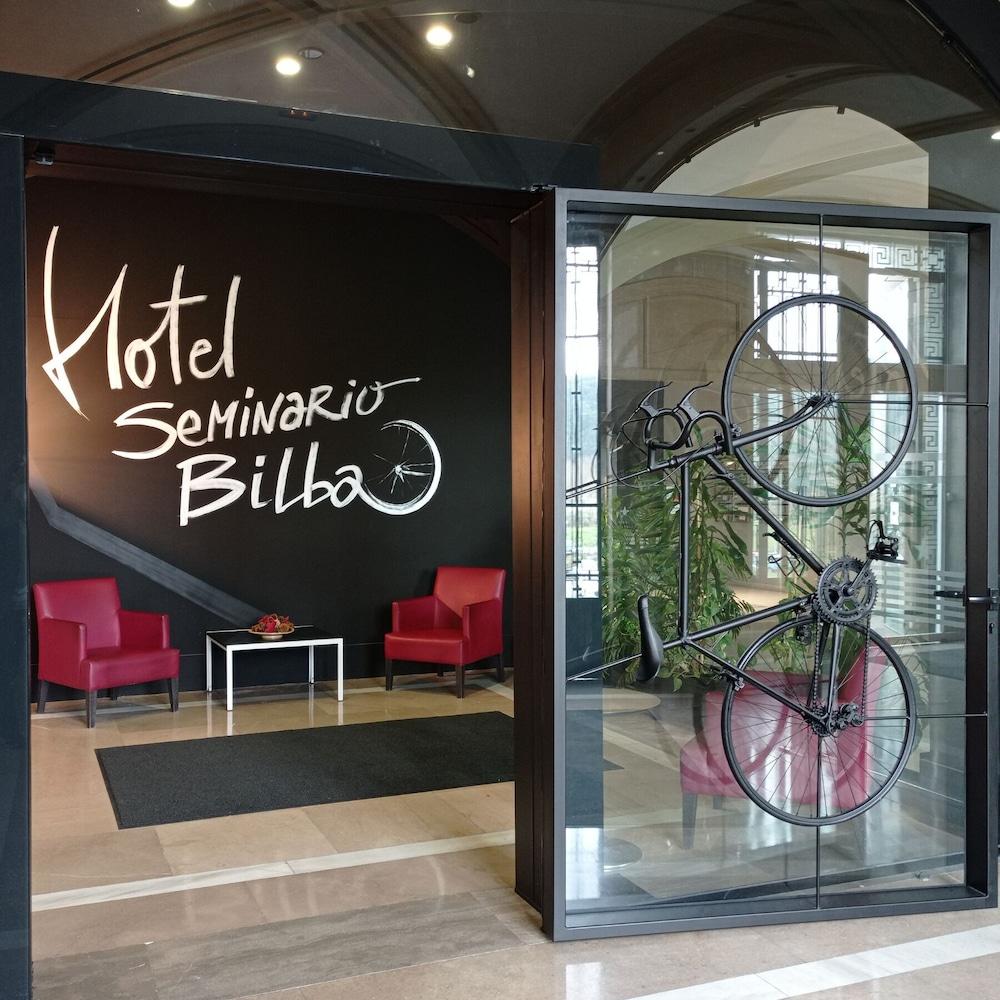 Hotel Seminario Aeropuerto Bilbao Derio Exteriör bild