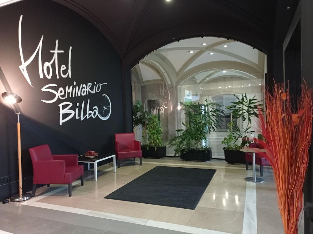 Hotel Seminario Aeropuerto Bilbao Derio Exteriör bild