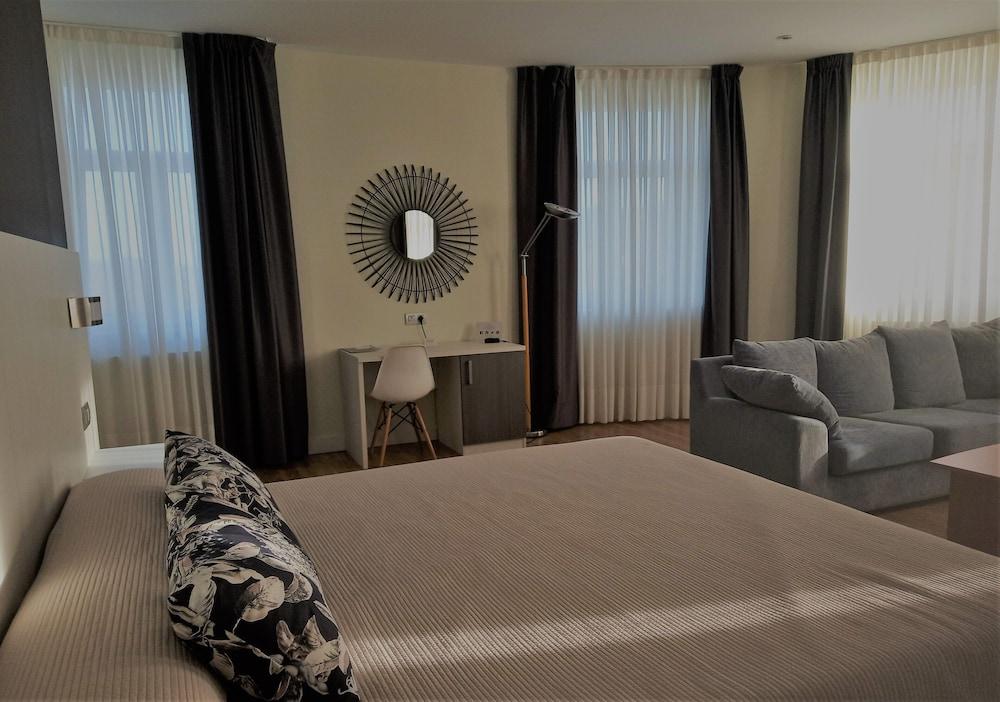 Hotel Seminario Aeropuerto Bilbao Derio Exteriör bild