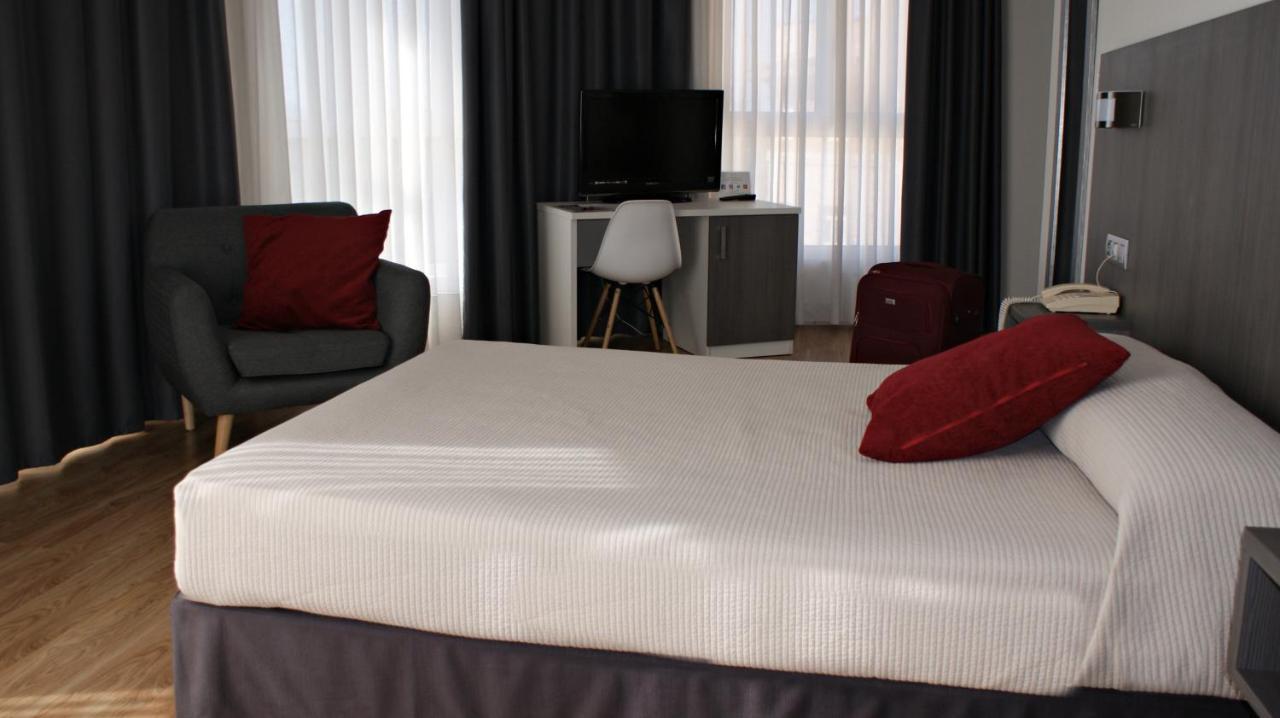 Hotel Seminario Aeropuerto Bilbao Derio Exteriör bild